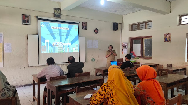 kelas industri digital merketing di SMK Batik Sakti 1 Kebumen