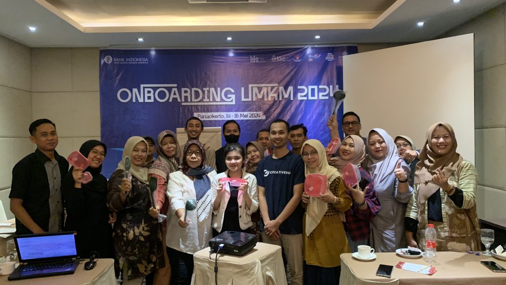 Foto Bersama OnBoarding UMKM Purwokerto 2024